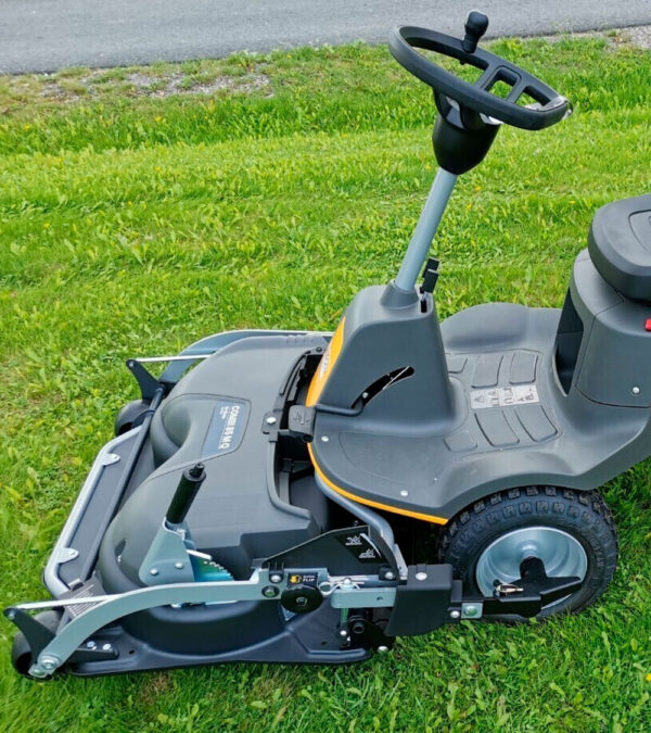 Rider Cortacésped de corte frontal Stiga Park 300 LC 14HP 85cm